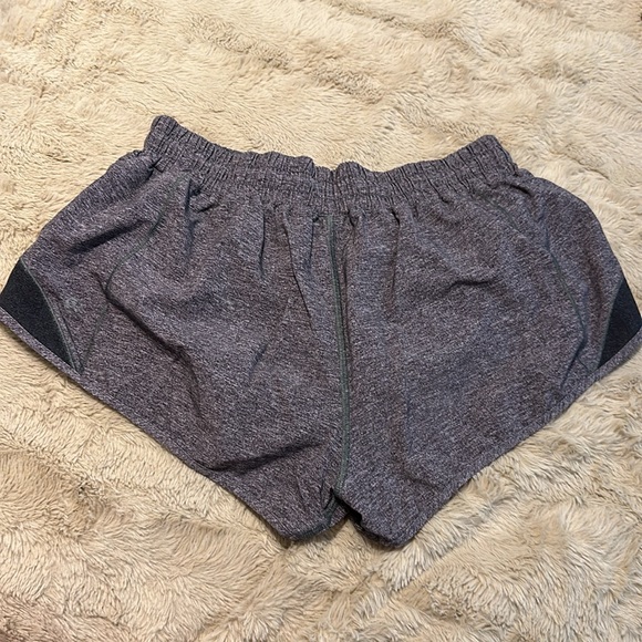 LULULEMON 2.5 in shorts!!🩶🩶🩶 - Picture 2 of 4